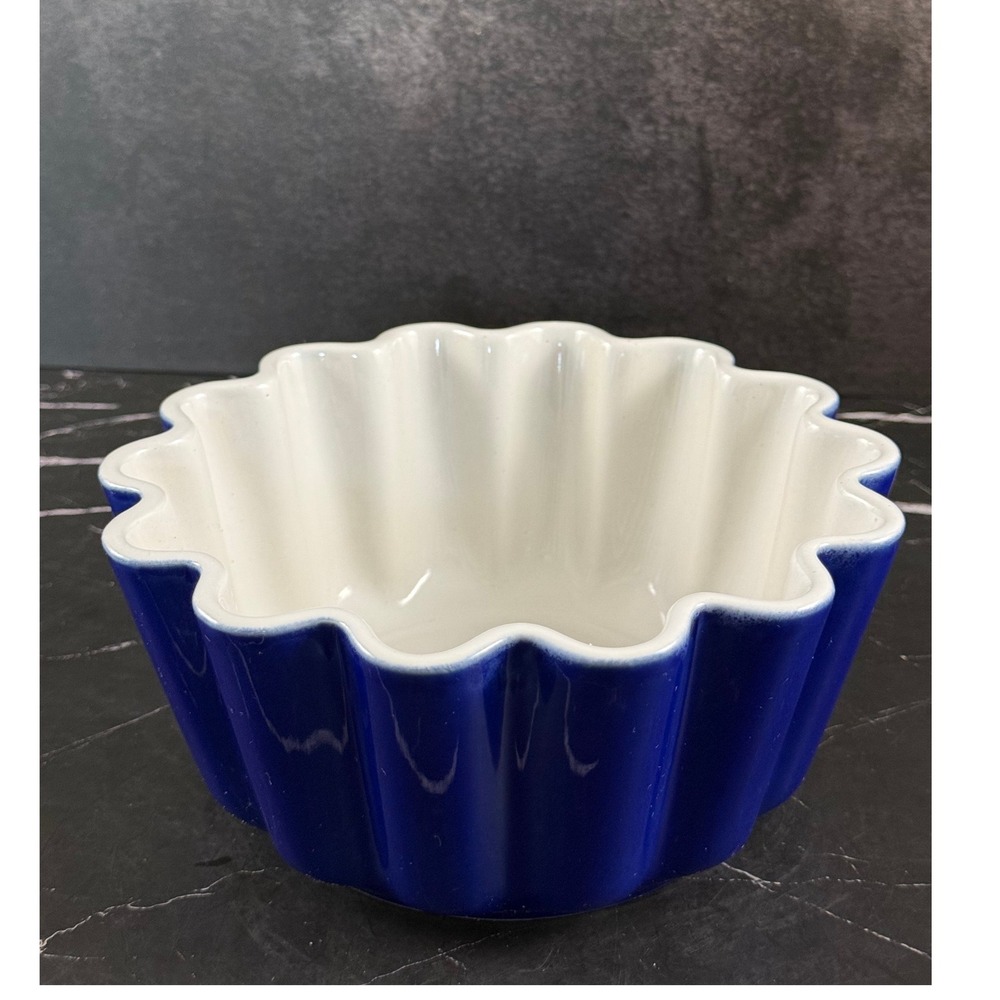 Cobalt Blue Fluted 8in Stoneware Baking Dish Bowl Made in Portugal MINT!
